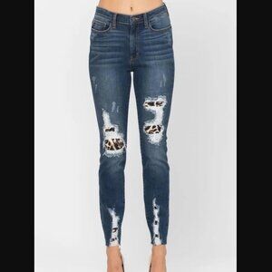 Judy Blue - High Waist Leopard Patch Skinny Jean - Size 5/27